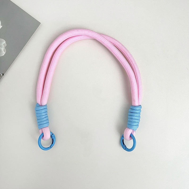 Nuevo diseño de nicho, mini bolso de teléfono móvil de punto de dibujos animados lindo, todo fósforo, pequeño bolso cuadrado de mensajero de viajero portátil pequeño