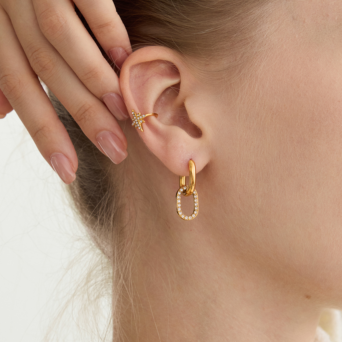 Wanxing aretes de zircon europeos y estadounidenses lujosos de alto nivel de acero inoxidable auriculares de estrella de diamante para mujeres joyerías transfronterizas nicho de diseño
