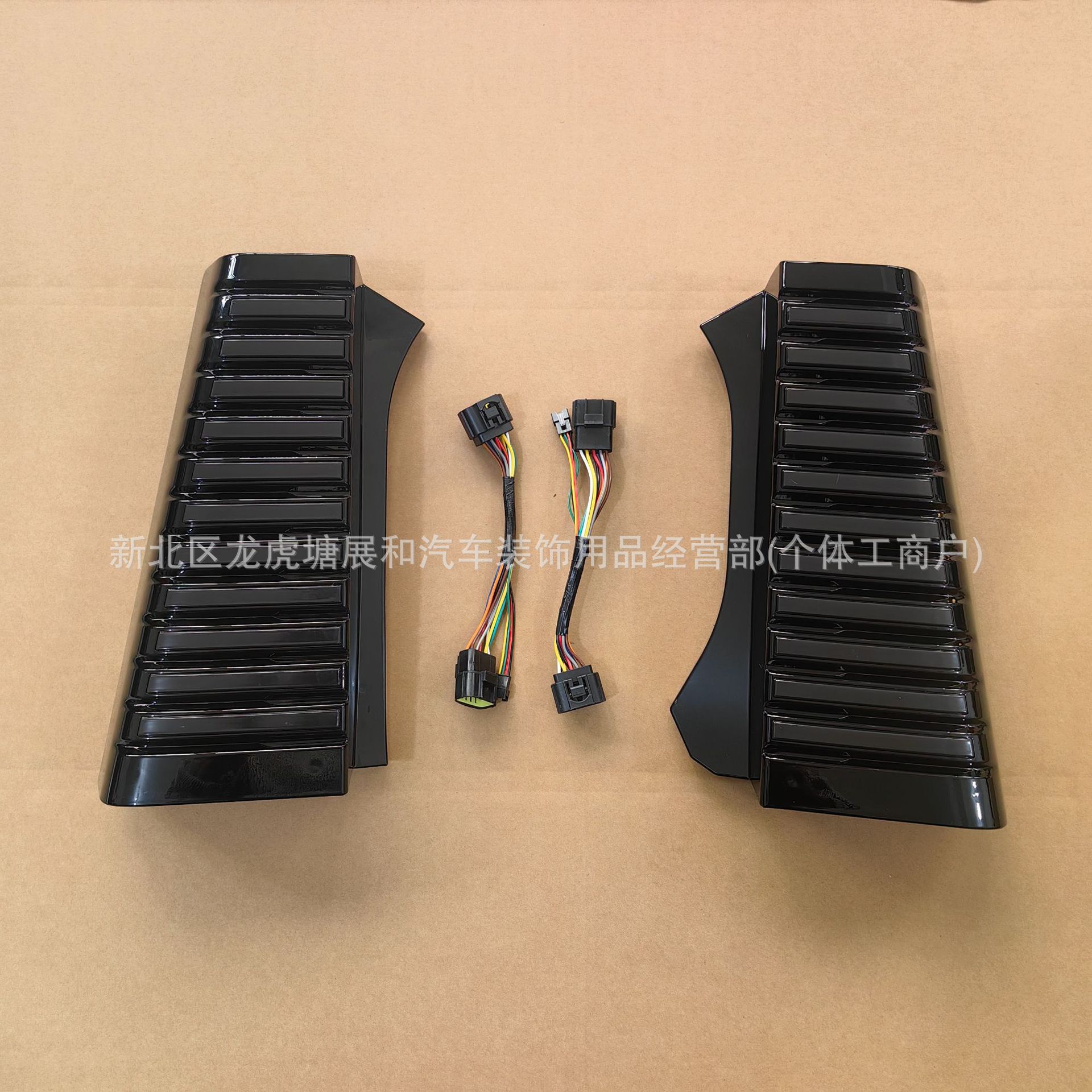 Jetour Modified D-pillar Light Sequential Turn Signal Light for Jetour Traveler (Dönmə işıqları) - 7-seat-d-pillar-light-three-functions-pair