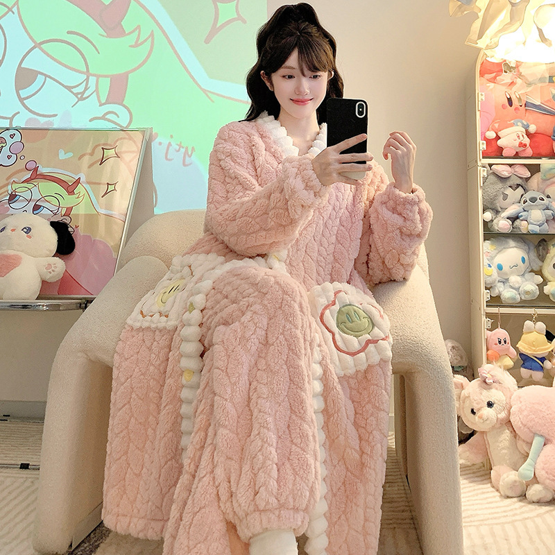 法兰绒睡衣女款秋冬季加厚睡袍长裤两件套装公主风大码胖mm家居服