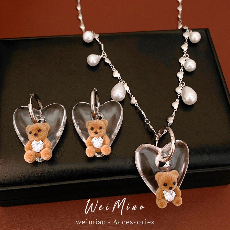 Resina de zircón fringe amor peluche osos collar de perlas temperamento suéter cadena alta sensación lujoso conjunto de joyas ligeras