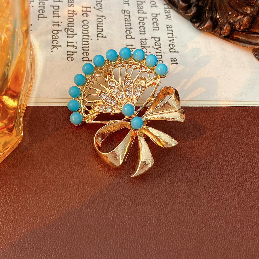 Medieval vintage arco ventilador de diamante broche de lujo ligero retro accesorios de ropa versátil
