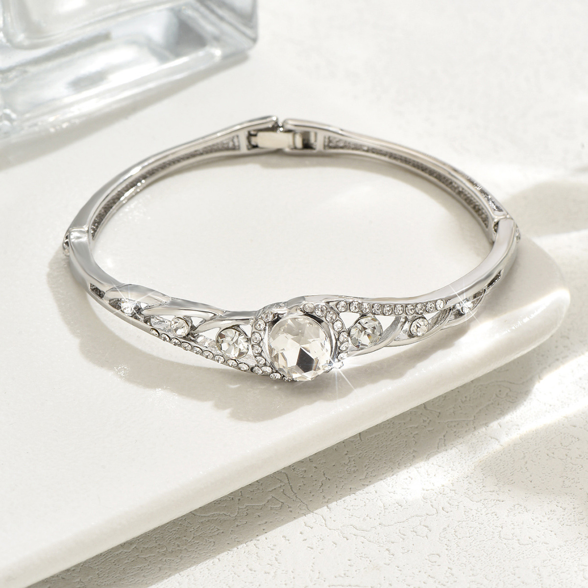 Explosiones transfronterizas nicho diseño universal de alto nivel de sensación de diamante brazalete de cristal joyería fábrica directa accesorios de moda