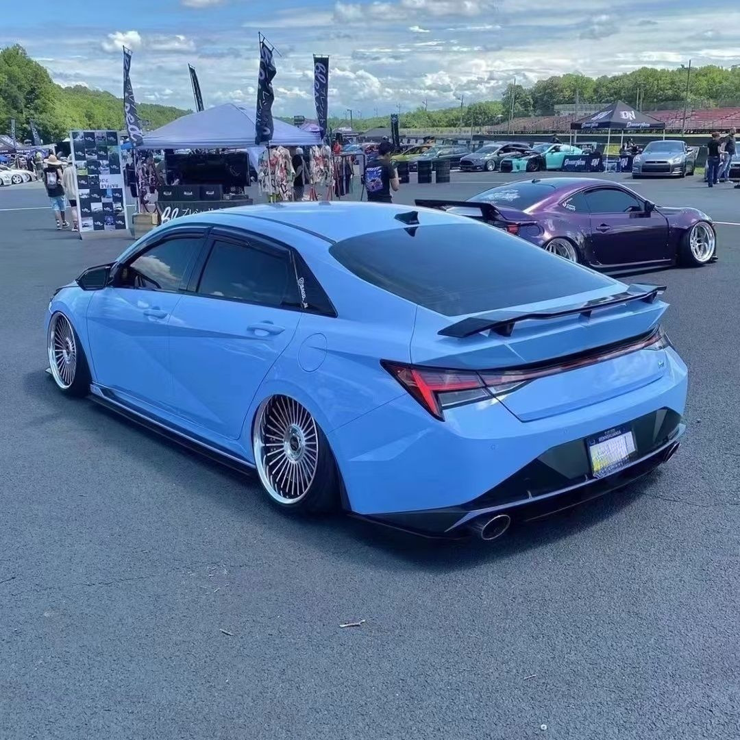 New Hot-Selling Universal Car No-Drill Rear Wing for Hatchbacks and Sedans, Gt Carbon Fiber Color Aircraft-Style Rear Wing Spoiler