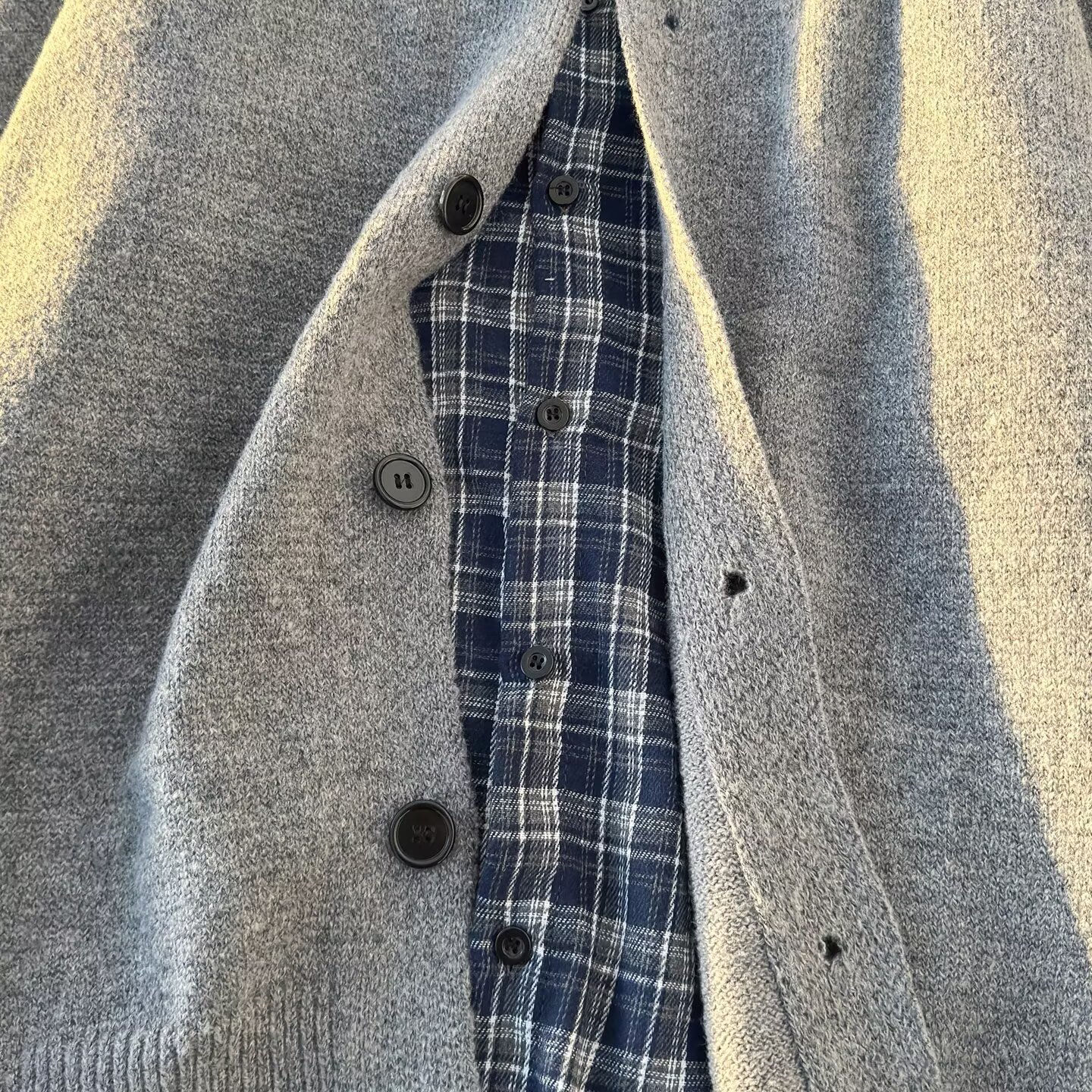 Maglione con scollo rotondo e spalle scese in stile coreano – Cardigan oversize in maglia scozzese per donna e uomo (unisex, poliestere traspirante, grigio/caffè, M-3XL)_voghion.com