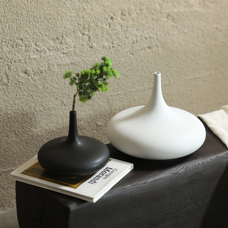 Cerámica creativa en blanco y negro vasijas ornamentos artesanías sala de estar vinos puerta de entrada decoración del hogar ornamentos abstractos al por mayor