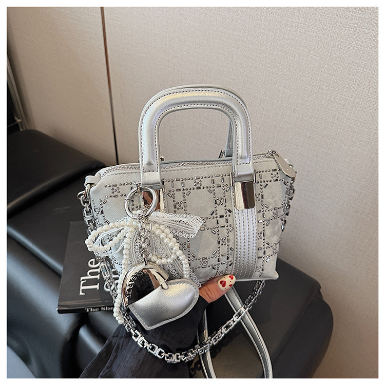 Summer bag: Women's niche design denim blue hot diamond handbag, 2025 new style bow single-shoulder crossbody bag undefined
