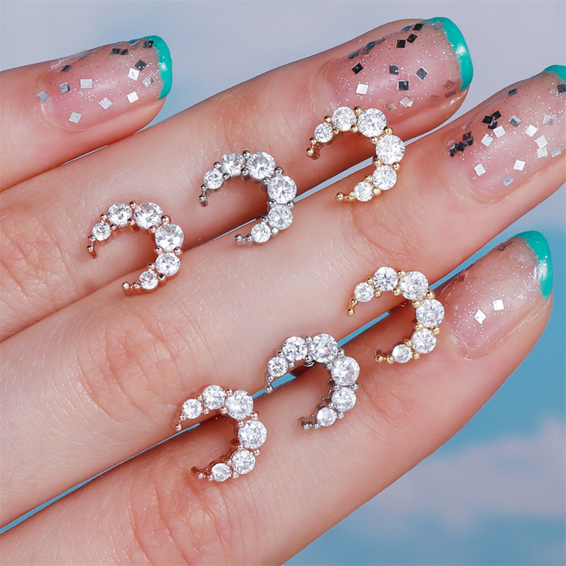 Fashion Moon Brass Inlay Zircon Ear Studs 1 Piece