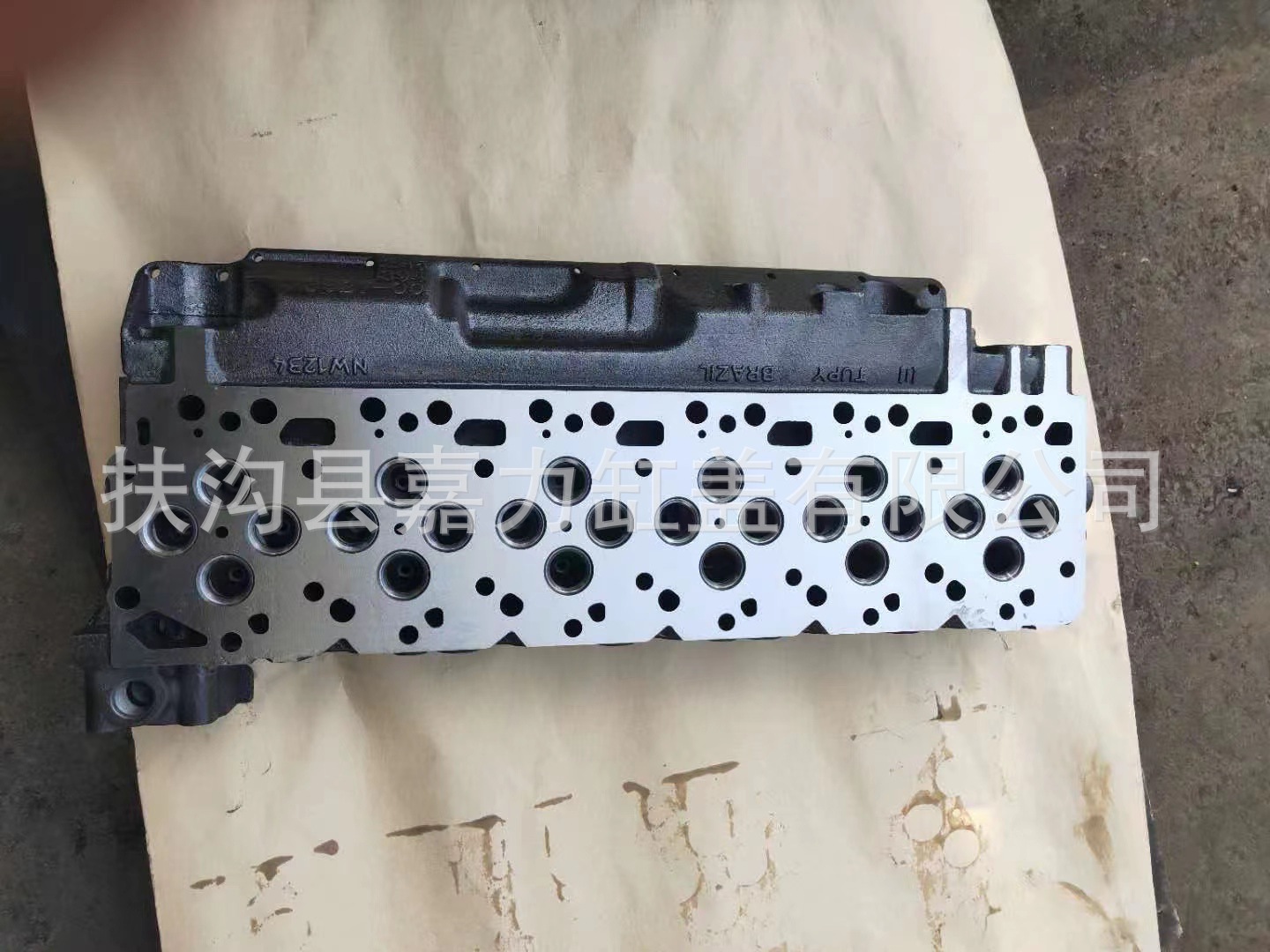 Factory Direct Supply Diesel Engine Cylinder Head Isde6.7 Cummins Isb6.7 Cylinder Head 6D107