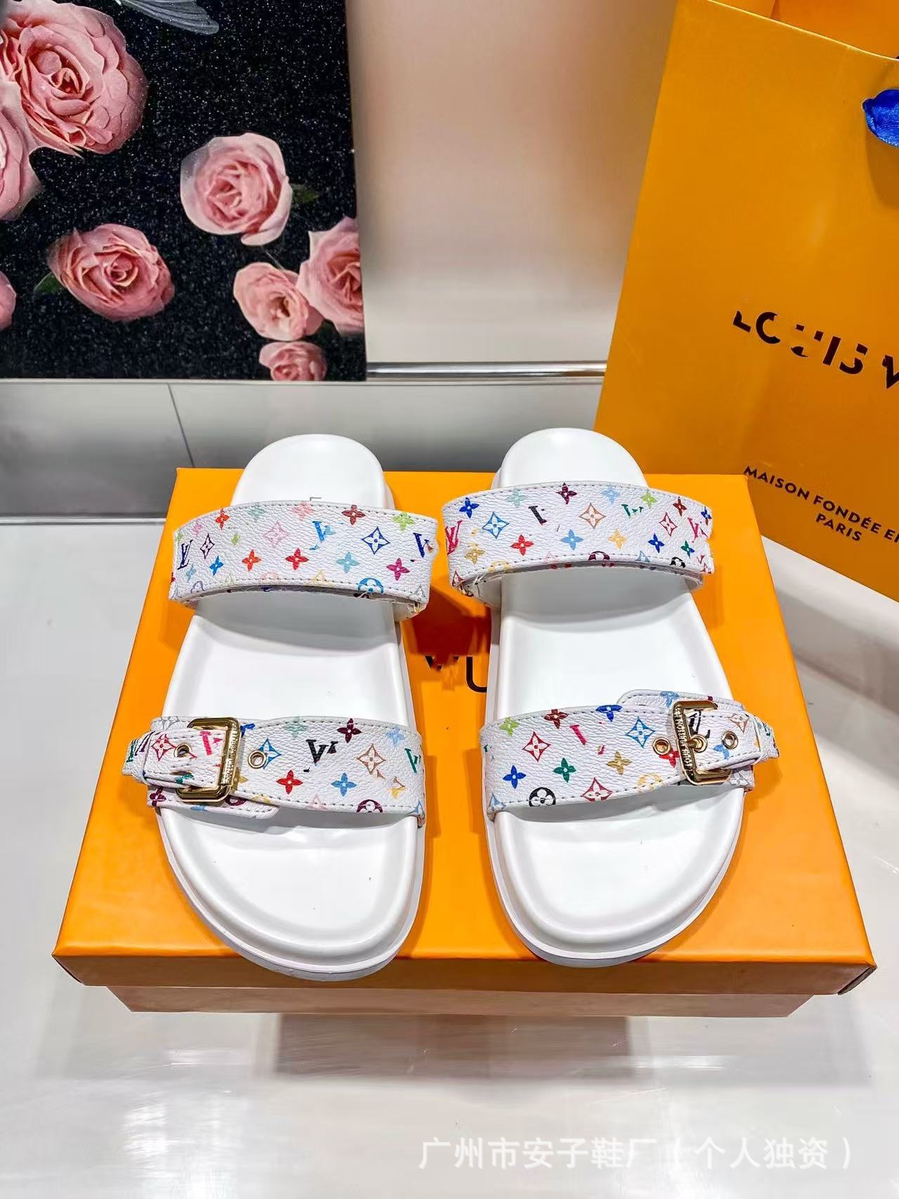2024 nueva Europa, América, Oriente Medio, Nigeria, Singapur, Camboya, hebilla de cinturón de metal, velcro, zapatillas planas