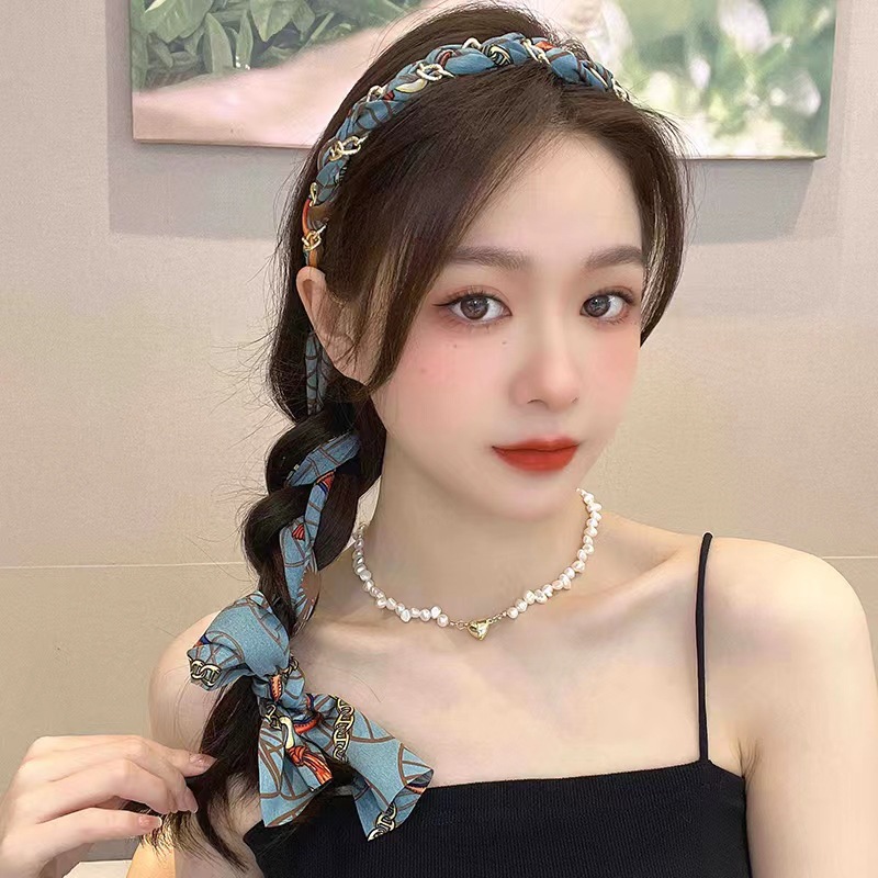 Vintage chain streamer headband