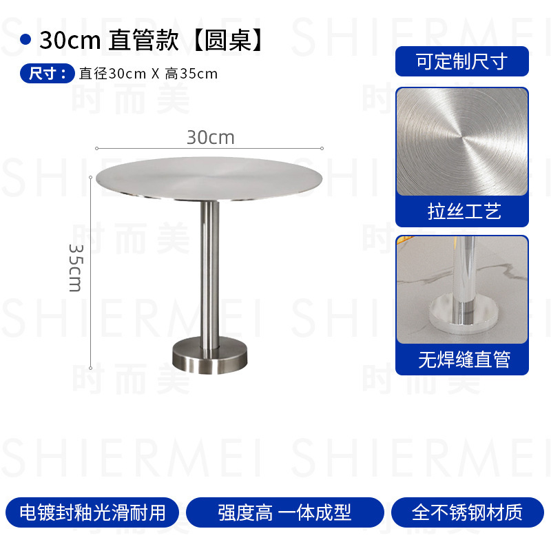 工業風カフェは壁に寄りかかってソファーに座っています。|undefined