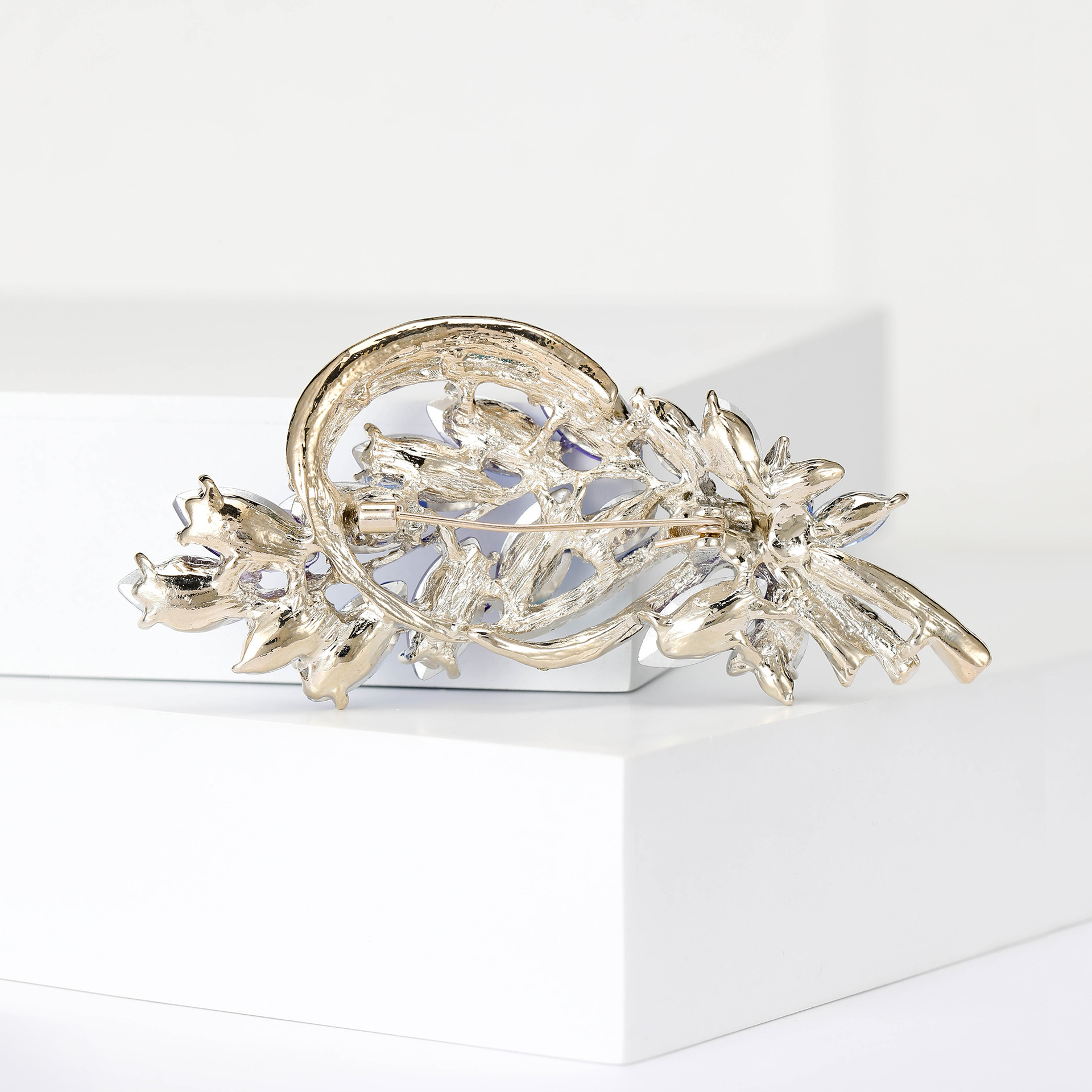 35g Weight Brooches Classification Banquet, Party, Street Occasion Alloy Material Leaf Pattern Women's Gender Simple Style Style Simple Style Pin Leaf Alloy Women's Brooches 2