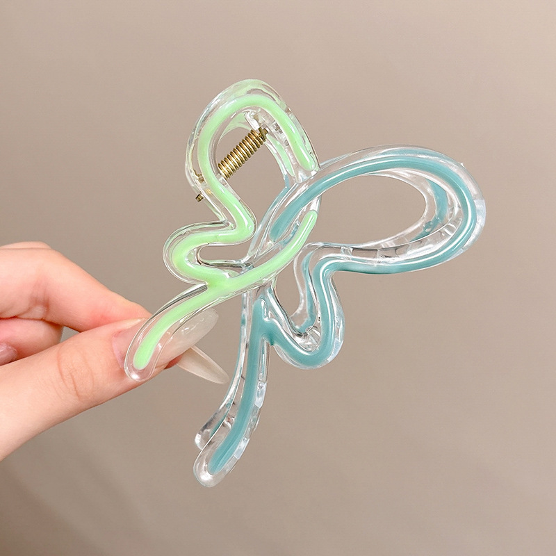 Clip de agarre de temperamento de alta calidad de lujo ligero para mujer 2025 nueva horquilla en la parte posterior de la cabeza con mucho volumen de cabello clip de tiburón tocado horquilla