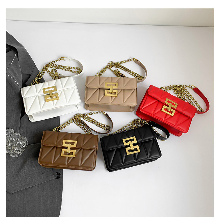 A stylish commuter diamond-patterned lock buckle small square bag, a versatile commuter single-shoulder bag, a new 2024 model, a women's crossbody bag undefined