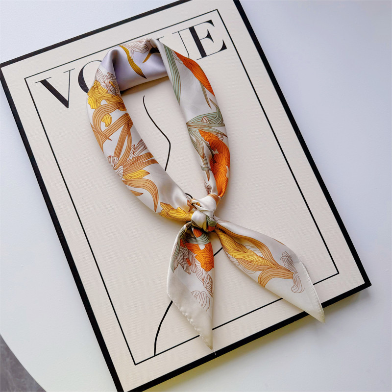 Primavera y verano nueva bufandas de impresión de letras de satén 70 × 70 bufandas de seda pequeñas bufandas cuadradas de alta calidad bufandas de estilo francés