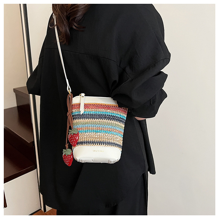 In the summer of 2025, there are new fashionable and fresh woven handbags, bucket bags, shoulder bags, underarm bags and women's bags undefined
