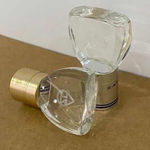 Manufacturers Sell Various Styles of Empty Wine Bottles, Crystal Glass Lids, Wine Bottle Stoppers, Crystal Wine Bottle Caps