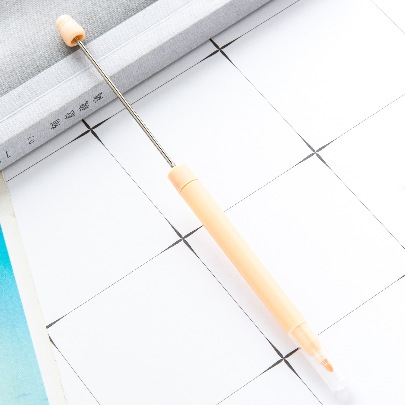 Fabricantes de acuarela de plástico al por mayor pintores de acuarela para niños graffiti pincel de dibujo manual DIY cuentas acuarela