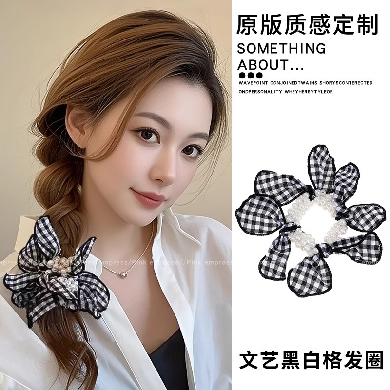 Coreano de alta calidad tela rayada perla anillo de cabello para mujeres 2025 nuevo simple cuerdas de cabello de banda de goma de cuadrillas