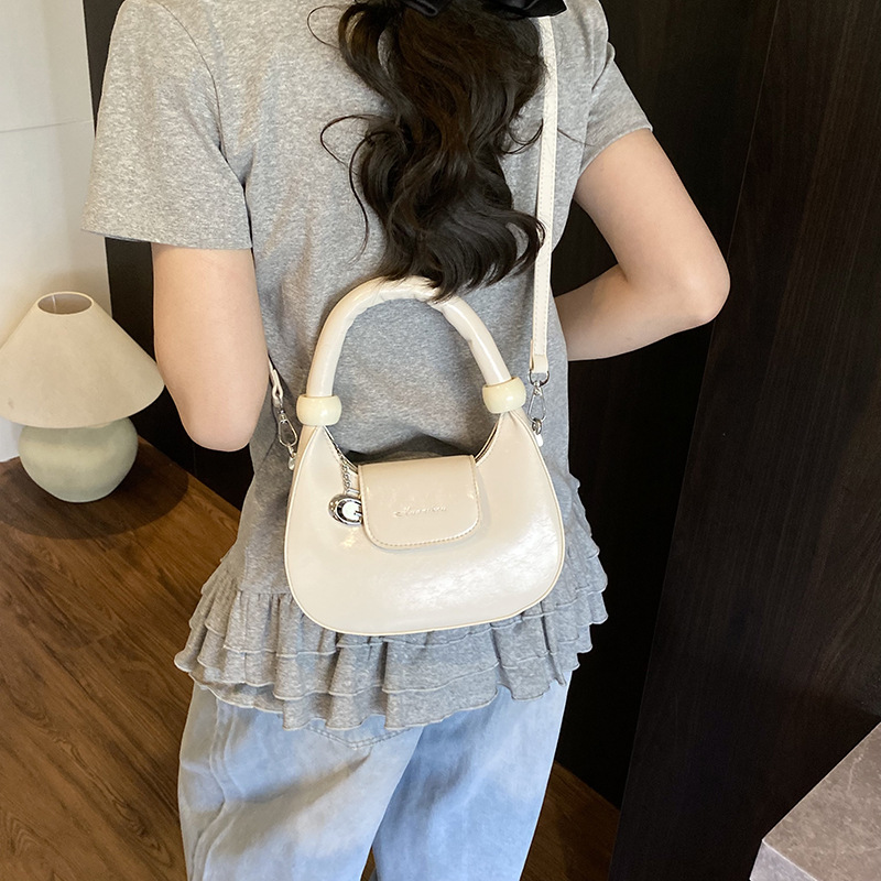 Elegant French-style Women's Shoulder 2026 New Trendy Fashion Versatile Crossbody Super Popular Hand-held Crescent Bag_voghion.com