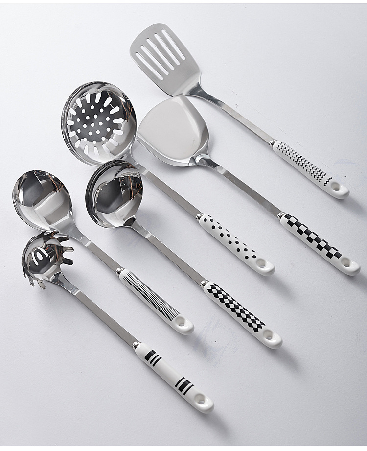 Hepburn Style Kitchen Utensil Set Image 7