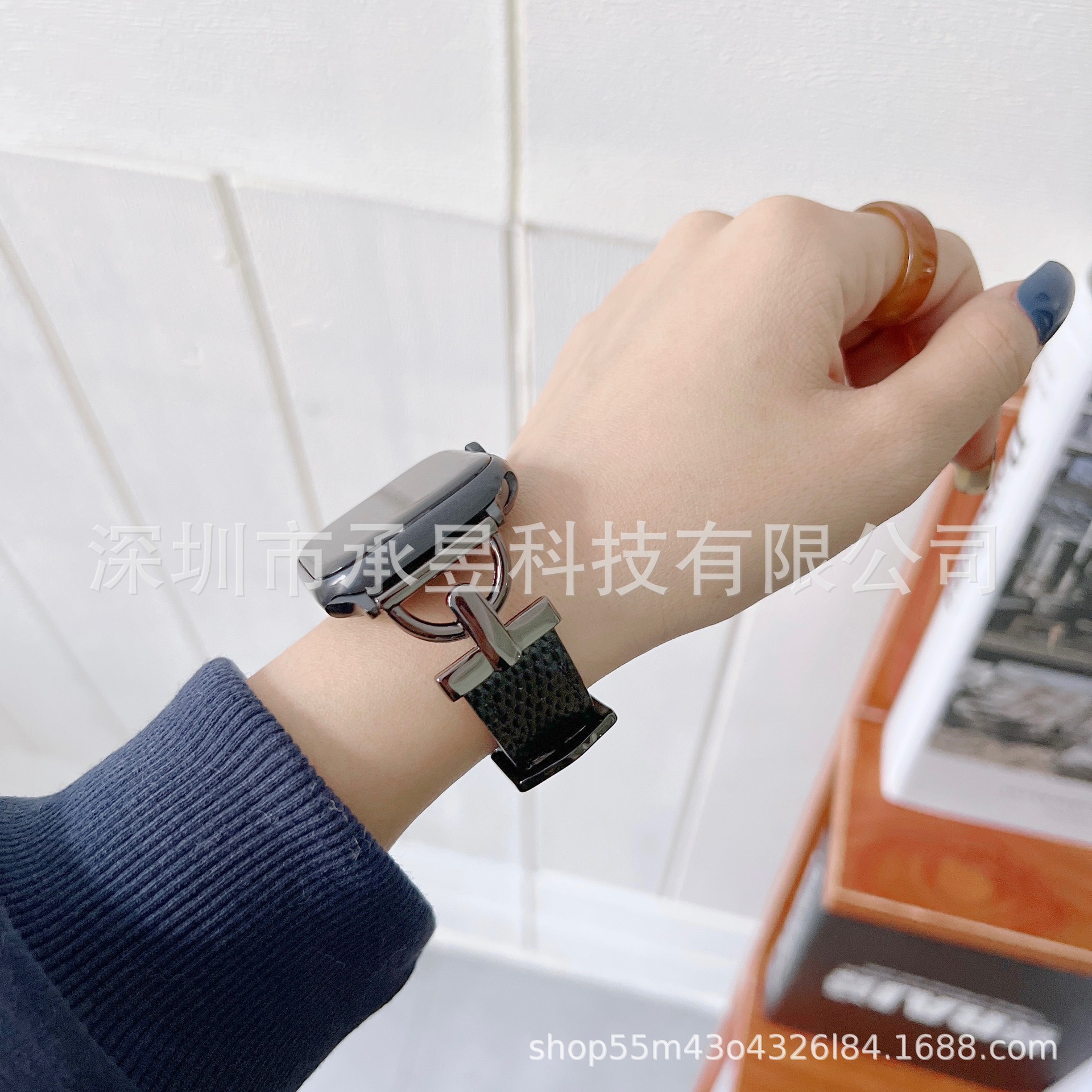 Adecuado para Apple D-palabra hebilla de metal lagarto patrón patchwork reloj Correa Apple watch8/SE/7/6/5/4/3