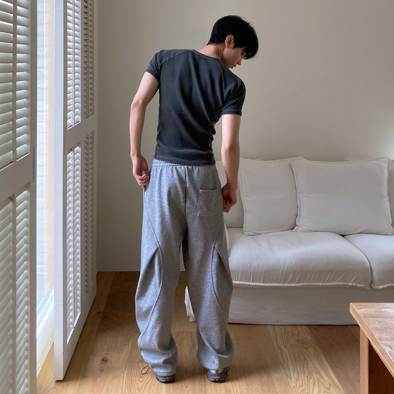 MYQ Relaxed Fit Sports Gray Sweatpants for Men, Summer Wide-Leg Straight Casual Pants, Korean Style Commuting Outfit MYQ Relaxed Fit Sports Gray Sweatpants for Men, Summer Wide-Leg Straight Casual Pants, Korean Style Commuting Outfit