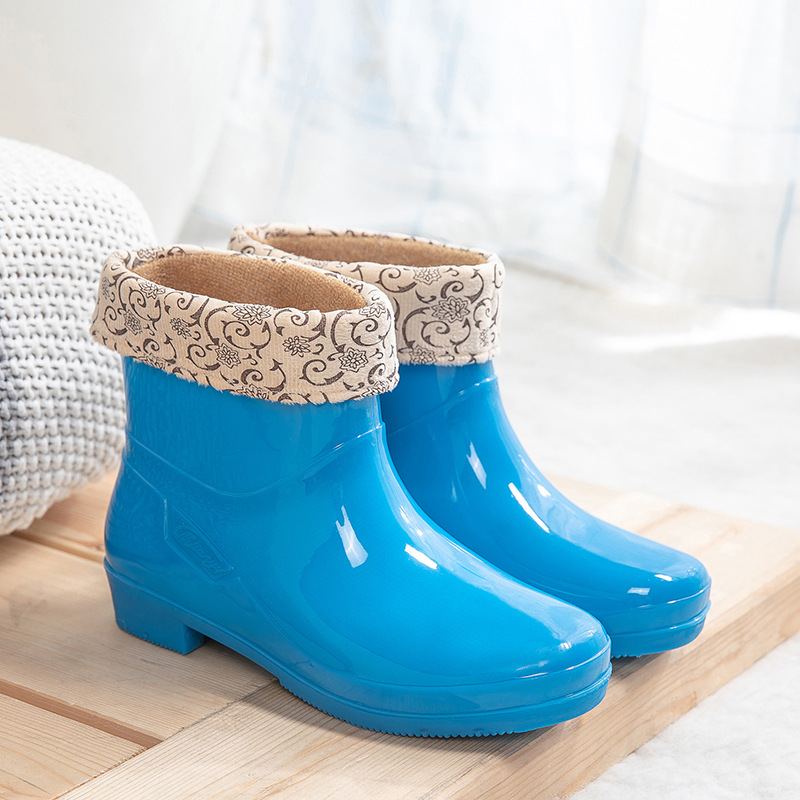 Comercio exterior zapatos de lluvia de color sólido para mujeres adultas al aire libre bosque lluvioso a prueba de agua anti-deslizante zapatos de agua de lana calentamiento botas de lluvia