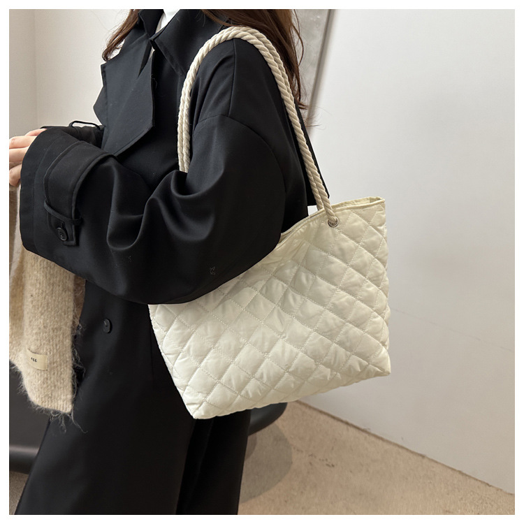 166g Weight Polyester Lining Material Sewing Thread Fashion Element Zipper Closure Type Double Shoulder Straps Strap Type Tote Bag Bags Type Casual, Daily, Shopping Occasion Nylon Material Solid Color, Lingge Pattern Autumn&Winter Season Women's Gender Classic Style Style Square Shape Women's Nylon Solid Color Lingge Classic Style Sewing Thread Square Zipper Tote Bag 4