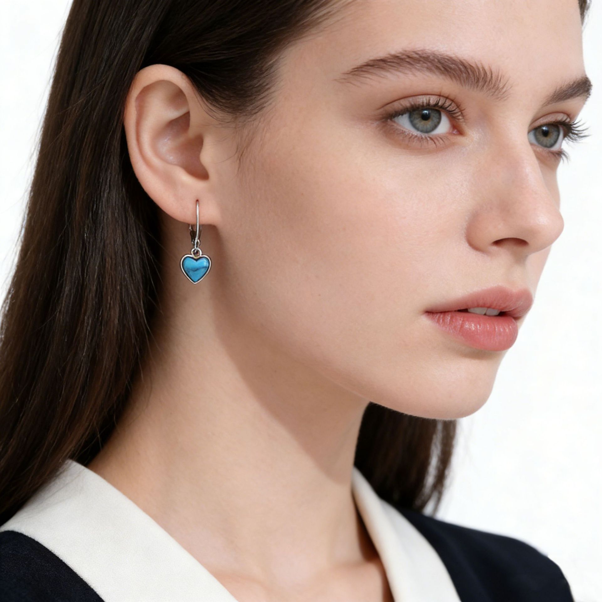 Explosiones transfronterizas 925 plata esterlina pendientes turquesa mujeres europeas y americanas pendientes de amor retro bohemia pendientes