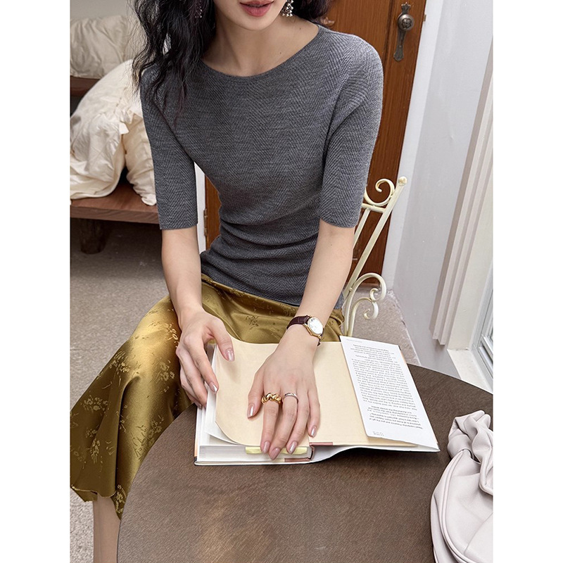 [News Editorial Department] German Yangtze Yarn 48-Count Fishbone Texture Merino Wool Normcore Knitted T-Shirt