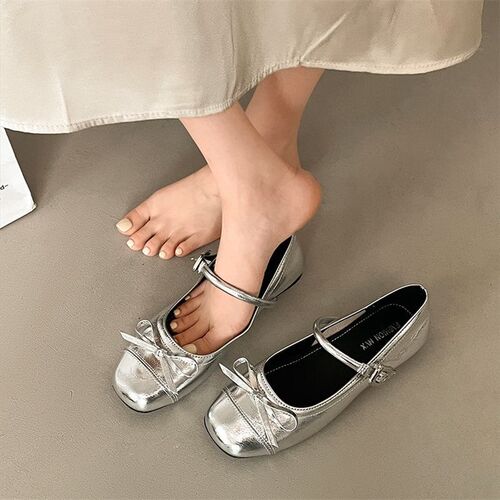 Fashionable French skirt, flat and shallow cut, silver ballet Mary single-layer shoes, rare shoes, 2026 summer new style small leather shoes for women
