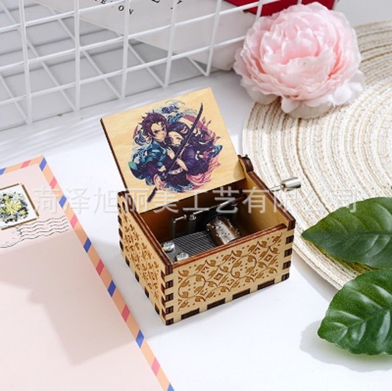 木製オルゴール鬼滅の刃カラー印手揺オルゴール誕生日プレゼントレーザー彫刻置物プレゼント