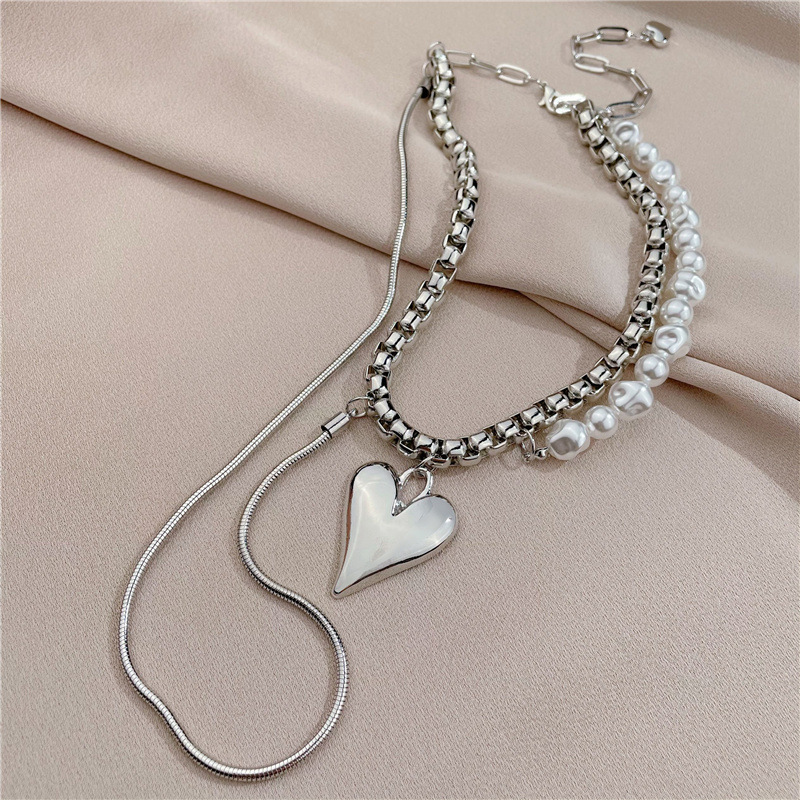 Tongfang Ornament Korean Style New Sweater Chain Shape Metal Heart Multi-layer Necklace Personality Punk Hip Hop Women display picture 7