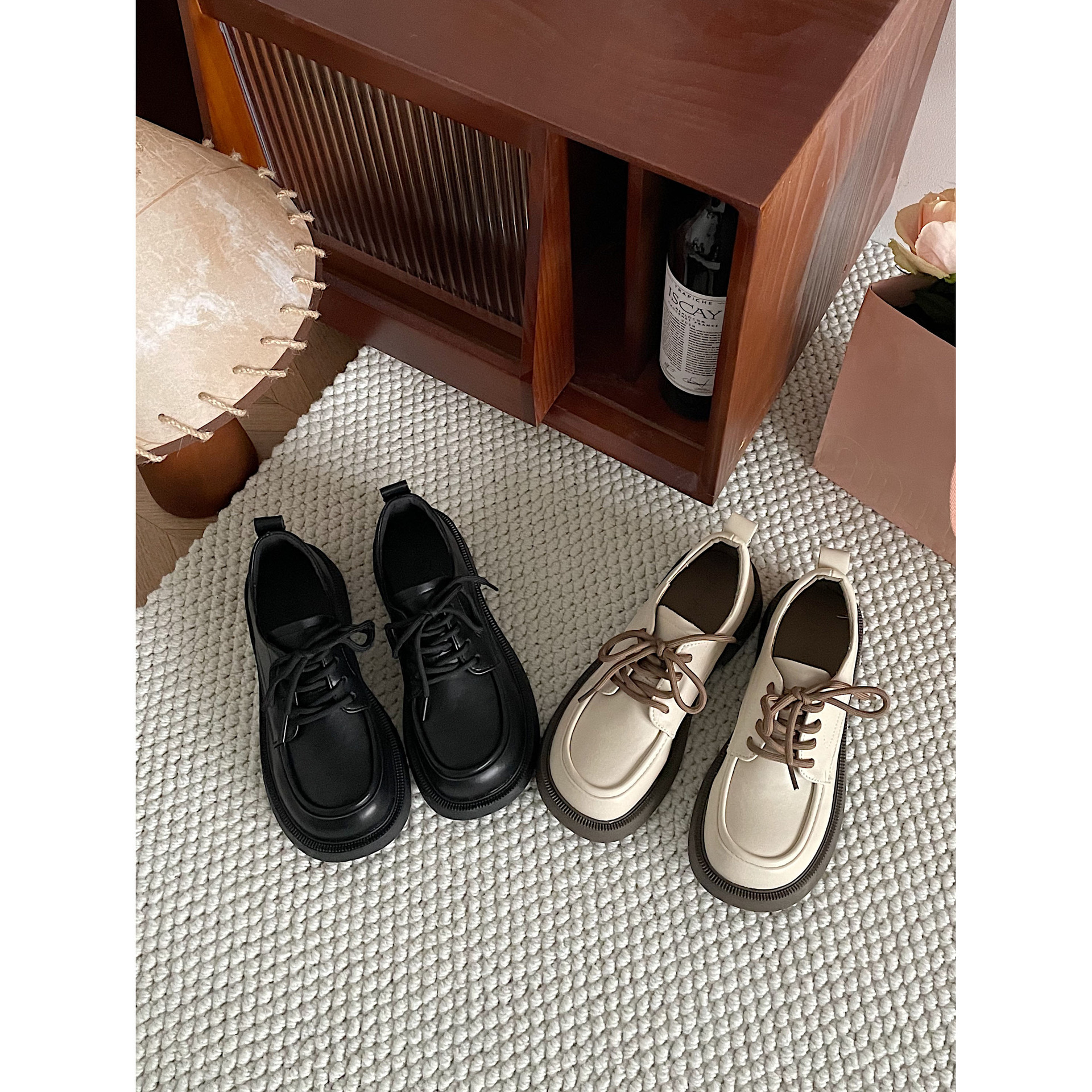 Jinmi white retro British leather shoes for women Spring and Autumn 2024 New chic versatile French style niche platform shoes