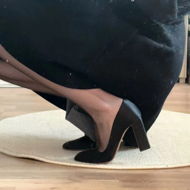 Square-Toe Black High-Heeled Shoes for Women, 2026 New Model, Versatile and Very Attractive, Comfortable for the Feet, Shallow Mouth, Chunky Heel, Elegant Socialite Style Single Shoes