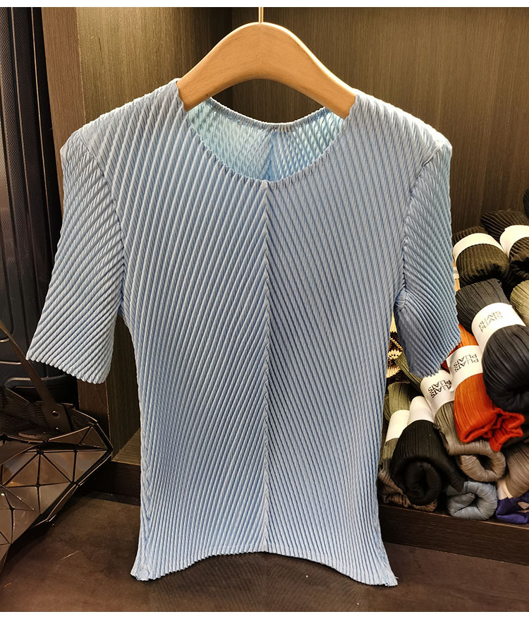Áo thun cổ tròn xếp ly vảy rồng tay ngắn cao cấp nữ — Màu đen, tinh bột củ sen, màu tím đậm, bột hoa anh đào chi tiết 13