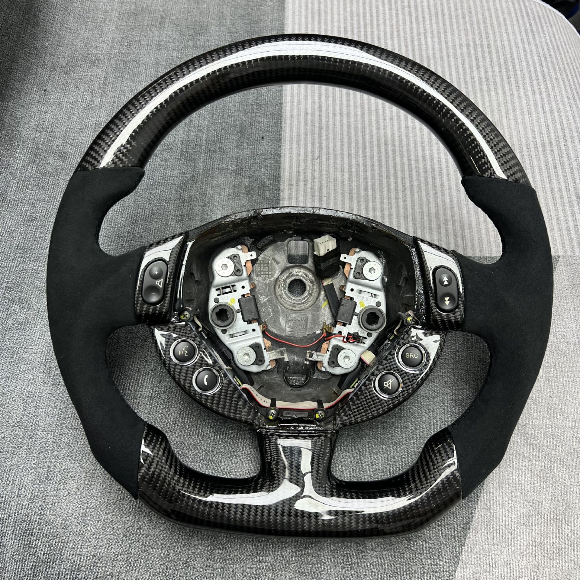 Car Steering Wheel Customization Suitable for Maserati Ghibli Carbon Fiber Flat-Bottom Steering Wheel Modification