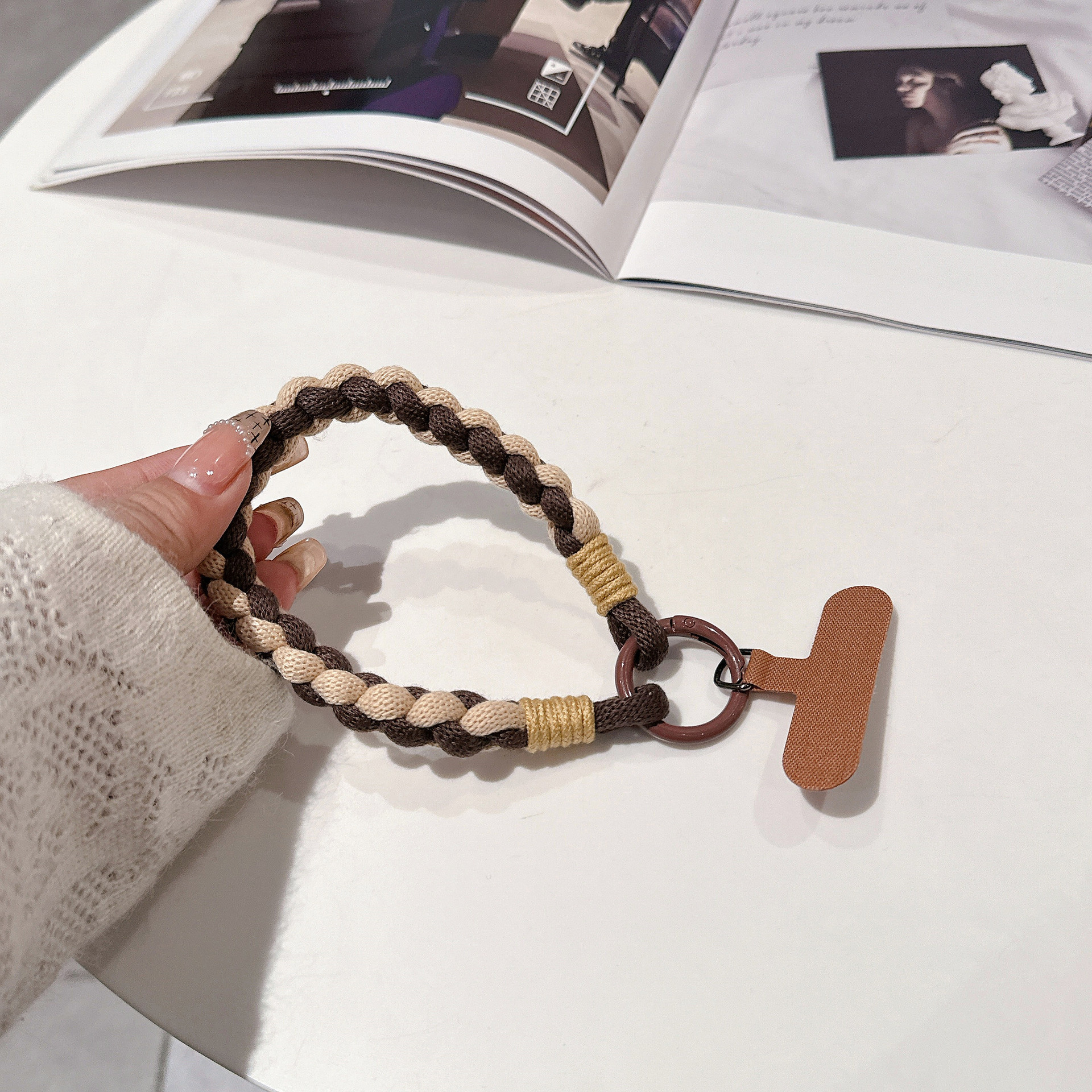 Cuerda tejida de color hecha a mano japonesa y coreana para teléfono móvil cordón corto creativo muñeca accesorios de nailon adornos de giro portátiles