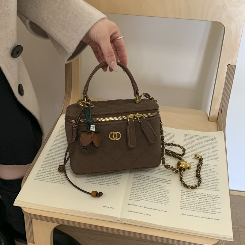 Otoño y invierno de alta calidad bolso de mano para mujeres 2025 nuevo bolso de caja de fragancia bolso de cadena de diamante bolso de hombro