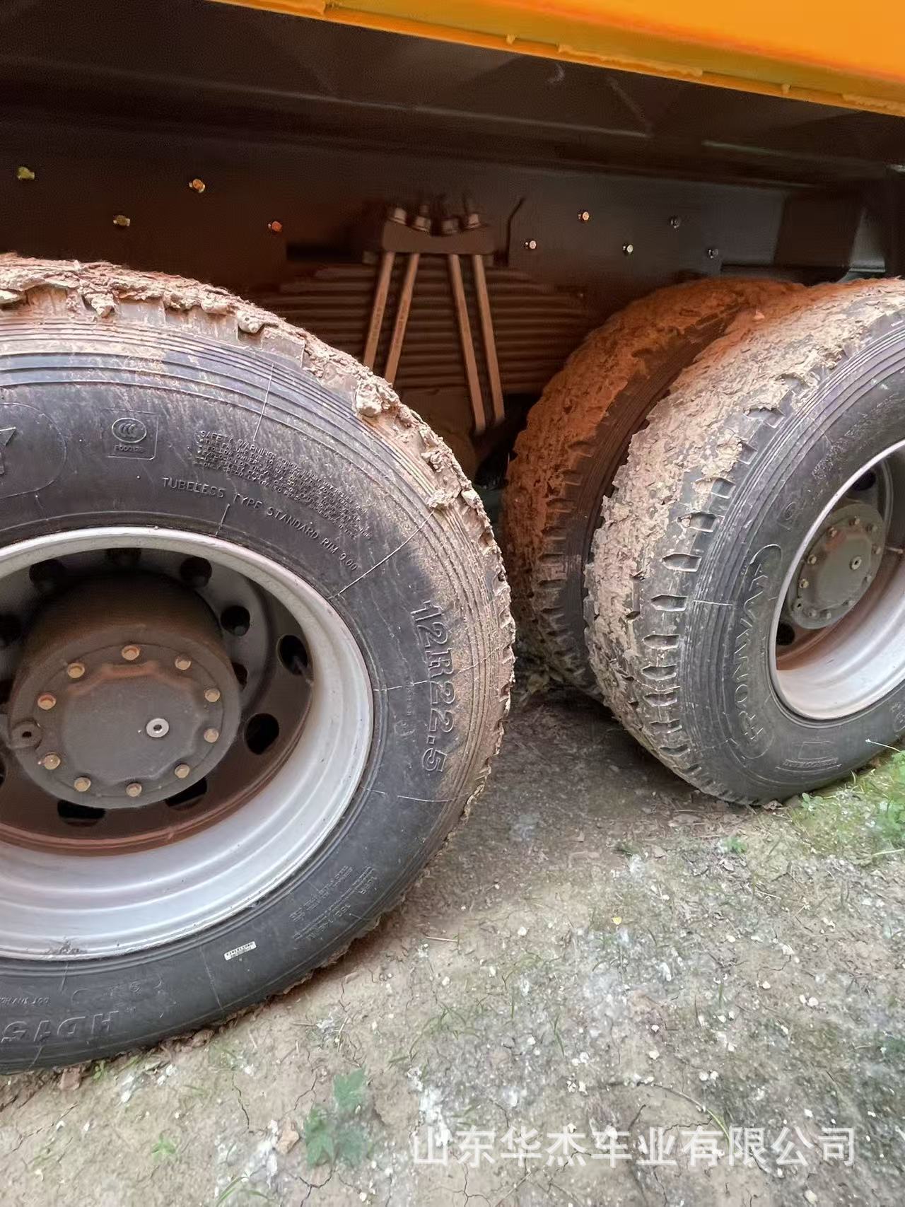 Cross-border African heavy-duty HOWO dump truck 6×4 for engineering and construction waste transportation, meeting national emission standards for mining operations