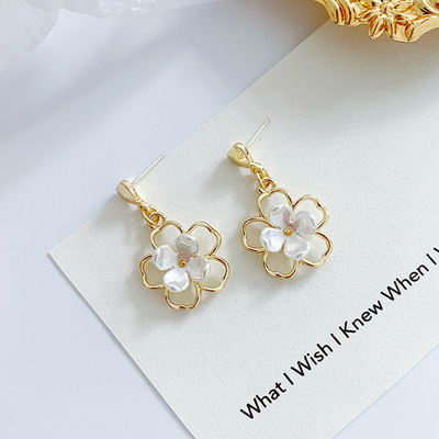 S925银针复古花朵法式耳环高级感轻奢精致立体白花耳钉女耳夹D318|ms
