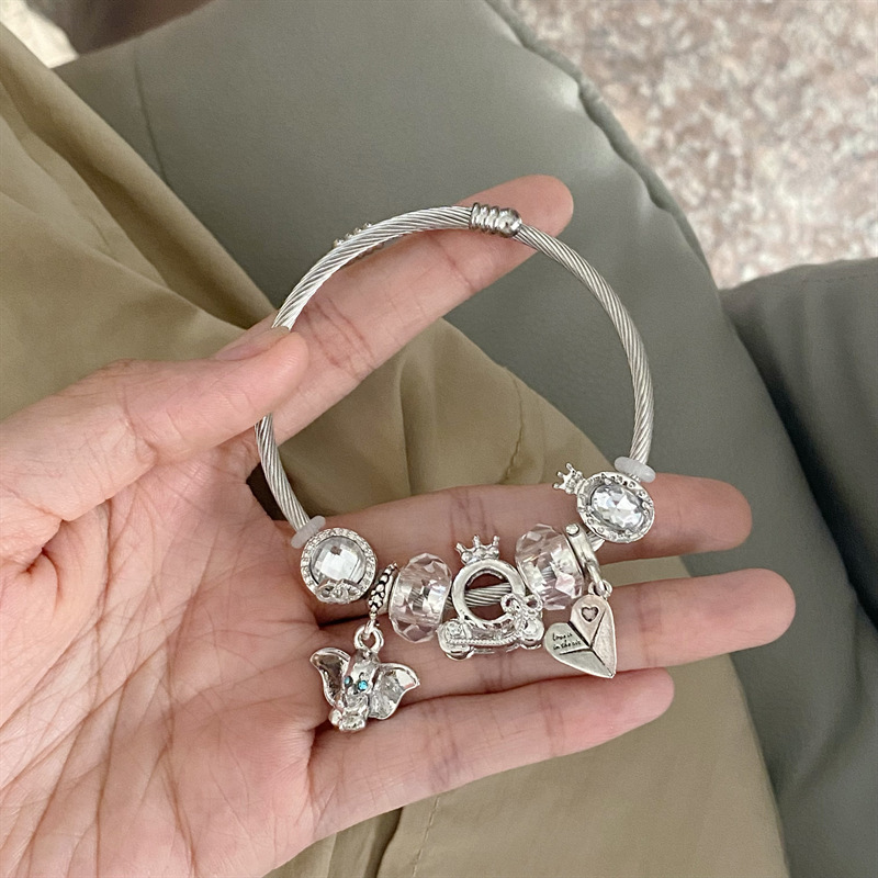 Nicho de la moda versátil pulsera de alto grado de lujo luz diseño personalizado pulsera de Saturno abierto de diamantes incrustado transfronterizo