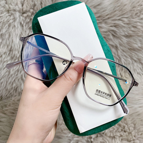 Hot-selling item recommended by influencers, non-clashing anti-blue light glasses, can be paired with myopia prescription frames, stylish and face-friendly.