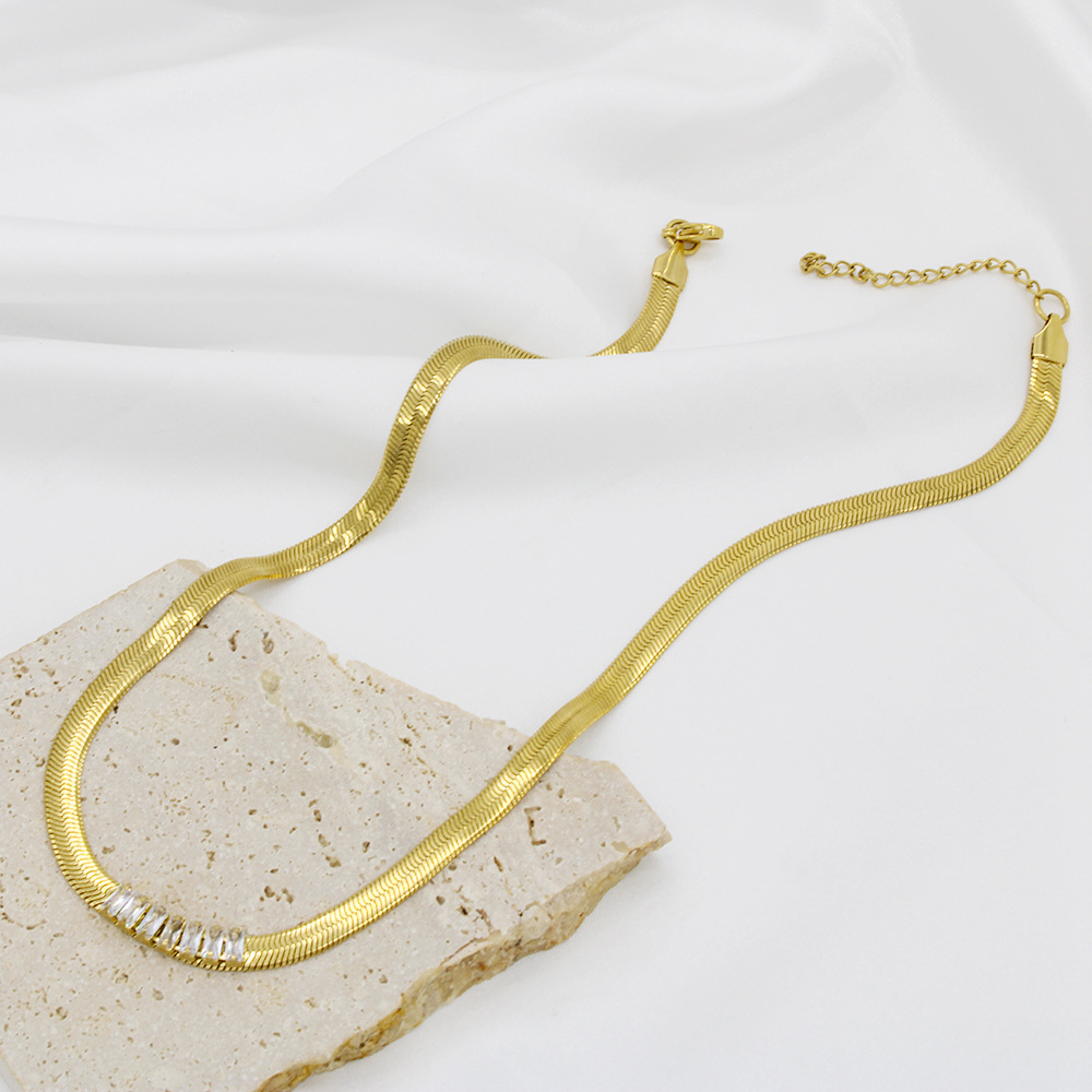 Fashion Solid Color Stainless Steel Inlay Zircon Necklace 1 Piece