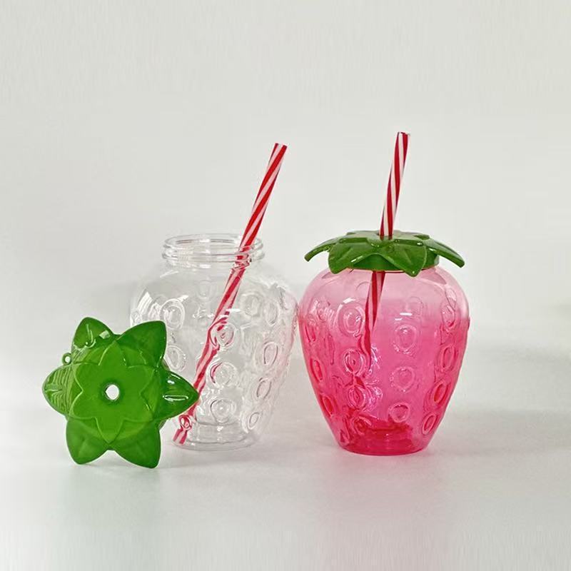 Fábrica directa en línea popularidad explosiva PET500ML taza de fresa viento taza de piña de dibujos animados taza de frutas de paja creativa taza