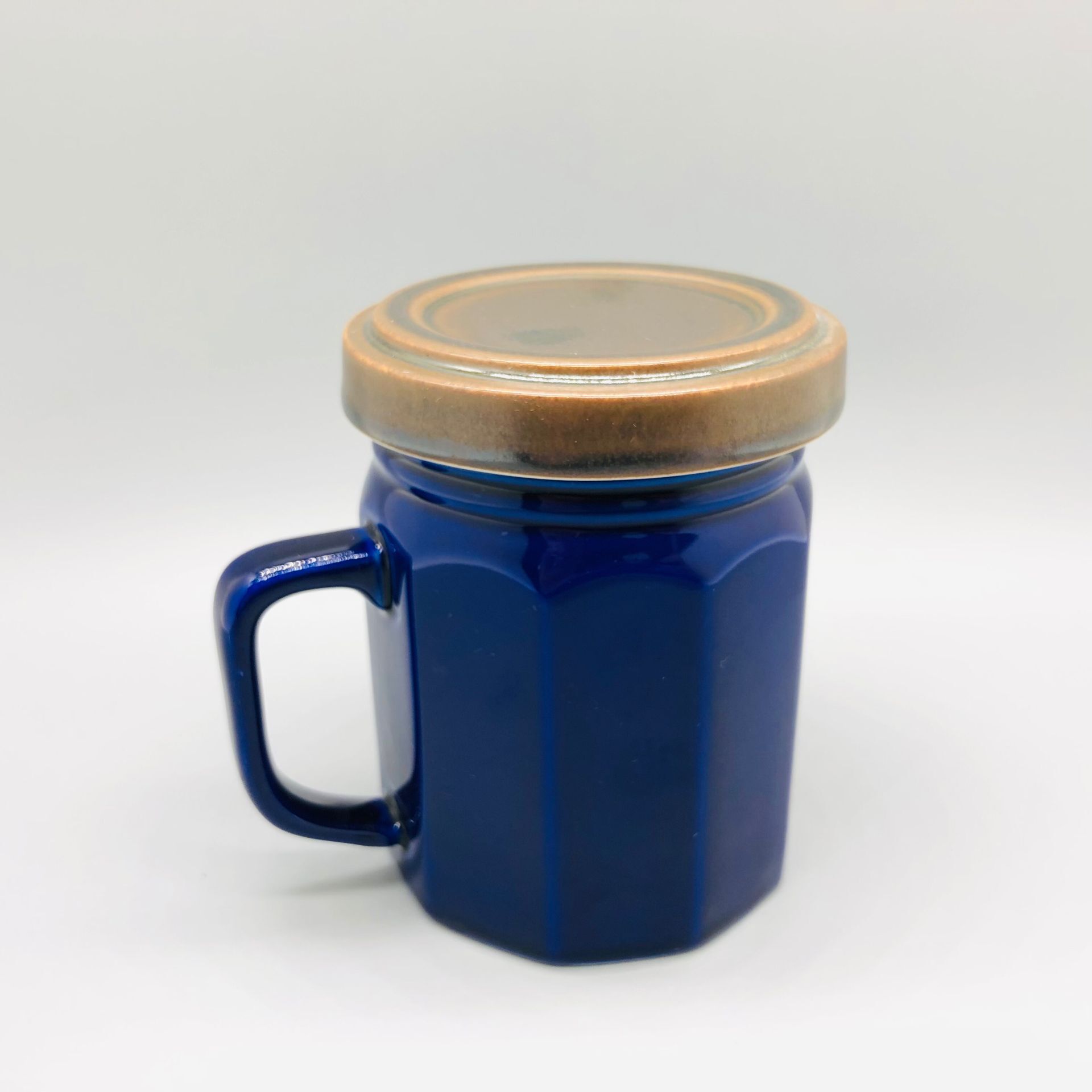 Retro lindo mermelada de fresa Taza de cerámica mermelada de arándanos Taza de cerámica con tapa Taza de cerámica titular de la pluma