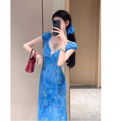 纯欲辣妹设计感V领碎花连衣裙女夏季新款修身显瘦高级感包臀长裙