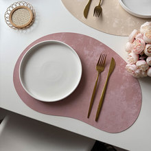 芒果桌垫皮革餐垫仿丝绒人造革防水防油隔热垫轻奢腰果形家居盘垫